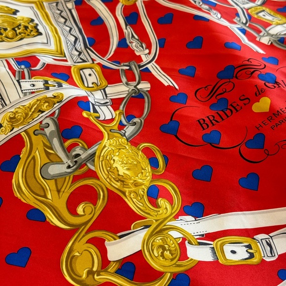 Elegant Authentic Hermès Scarf - Picture 5 of 11